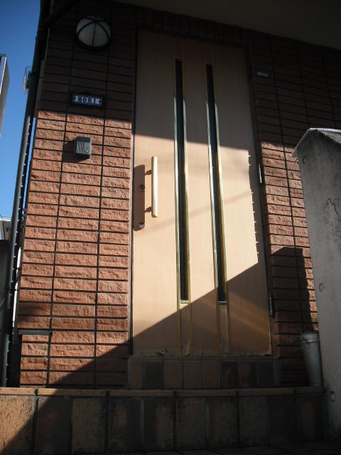 【世田谷大蔵店】玄関ドア交換工事★（木製⇒断熱玄関ドア）施工前